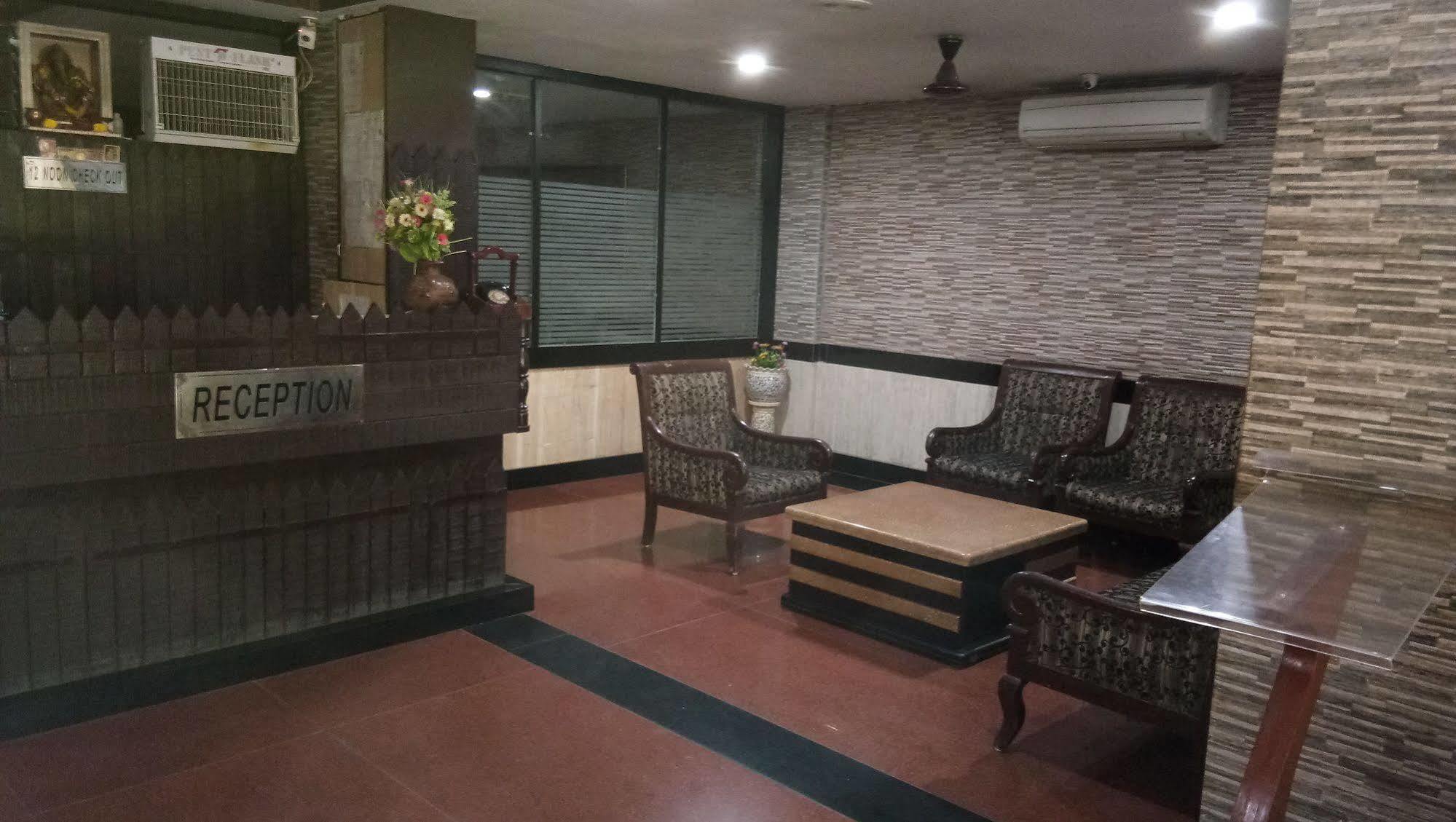 Hotel Arch Manor Deluxe Bhopal Bagian luar foto