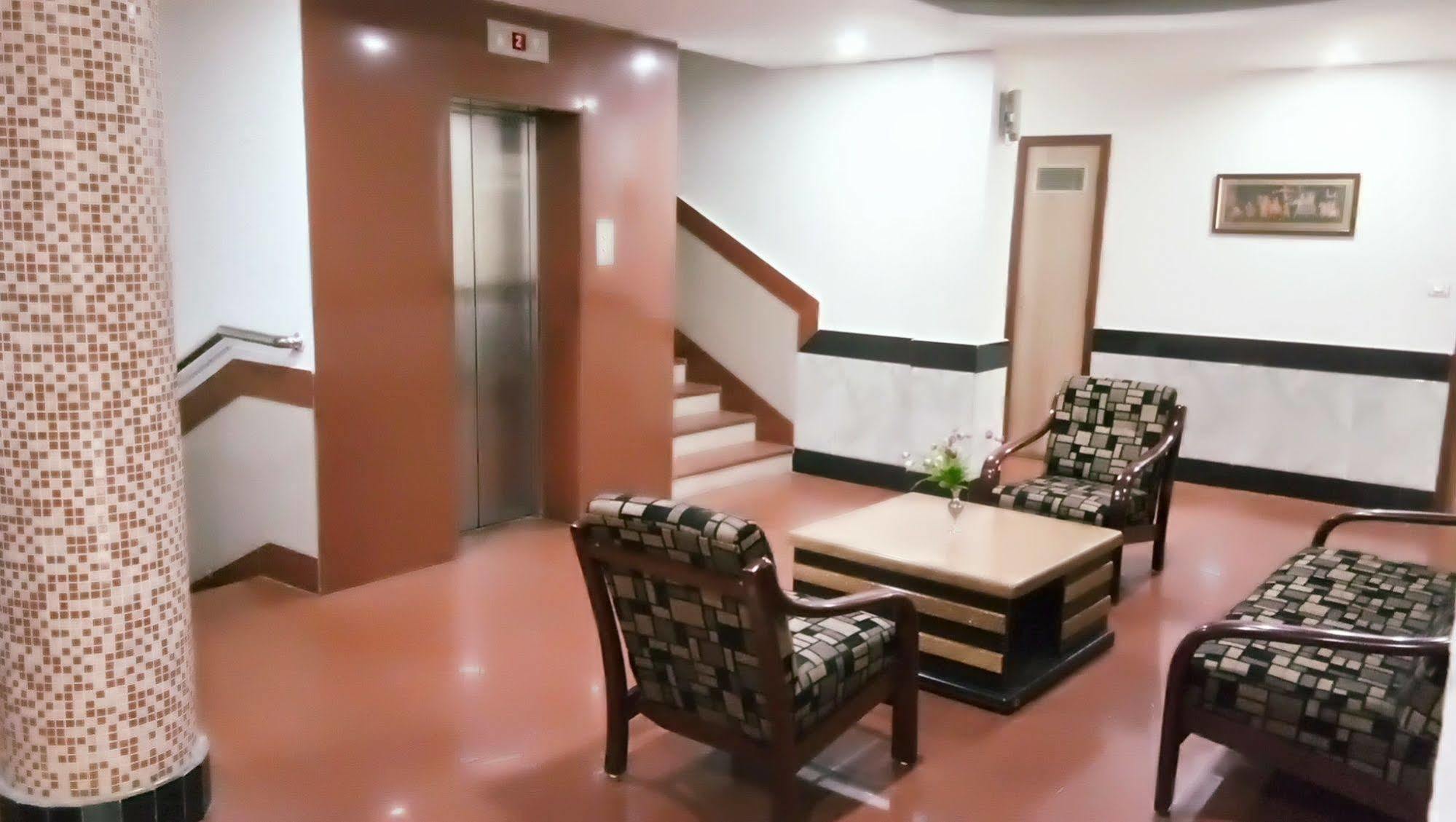Hotel Arch Manor Deluxe Bhopal Bagian luar foto